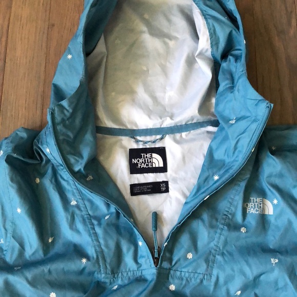 The North Face NWT Fanorak printed jacket🍂🔥🧗‍♀️ - Picture 14 of 16